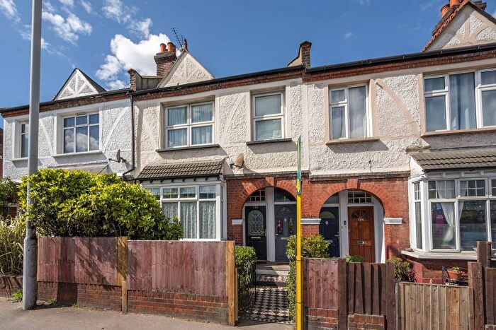 3 Bedroom Maisonette To Rent In Morden Road, South Wimbledon, London, SW19