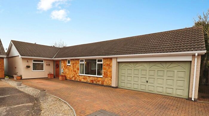 3 Bedroom Detached Bungalow For Sale In Cedar Close, Sudbrooke, LN2