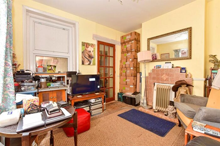 2 Bedroom End Of Terrace House For Sale In High Street, Ryde, Isle Of Wight, PO33