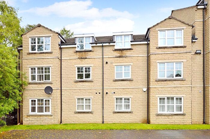 2 Bedroom Apartment To Rent In Woolcombers Way, Bradford, West Yorkshire, BD4