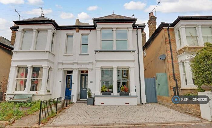 3 Bedroom Semi Detached House To Rent In Victoria Road, Leigh-On-Sea, SS9