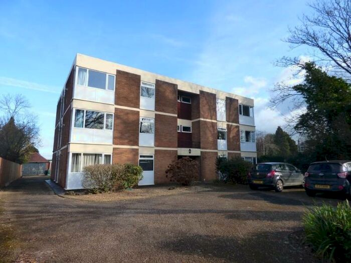 2 Bedroom Flat To Rent In Tuffley Avenue, Gloucester, GL1
