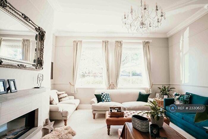 2 Bedroom Flat To Rent In Summersbury Drive, Shalford, GU4