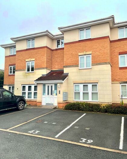 2 Bedroom Apartment To Rent In Holmecroft Chase, Westhoughton, BL5