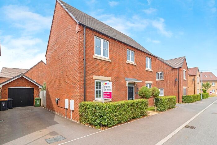 4 Bedroom Detached House For Sale In Valerian Way, Leighton Buzzard, LU7