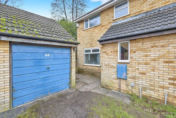 3 Bedroom Semi Detached House For Sale In Piccadilly Close, Northampton, Northamptonshire, NN4