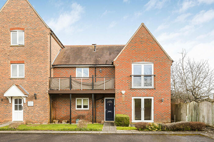 2 Bedroom Apartment For Sale In Marina Way, Abingdon, OX14