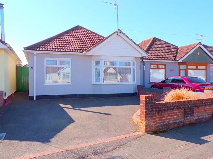 3 Bedroom Detached Bungalow For Sale In Hawden Road, Bournemouth, BH11