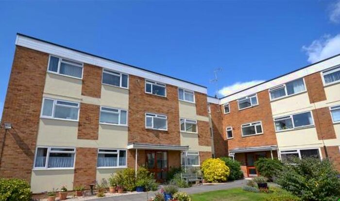 2 Bedroom Flat To Rent In Downview Road, Worthing, BN11