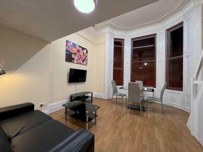 2 Bedroom Flat To Rent In Cromwell Road, London, SW7