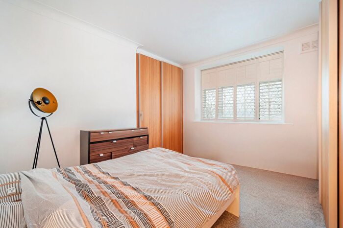2 Bedroom Flat For Sale In Hamilton Hall, Hamilton Terrace, NW8