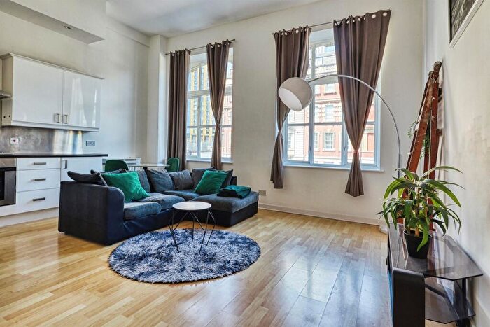 2 Bedroom Flat For Sale In North Street, Leeds, LS2