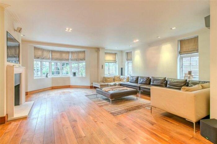 5 Bedroom Detached House To Rent In The Bishops Avenue, Hampstead Garden Suburb, London, N2