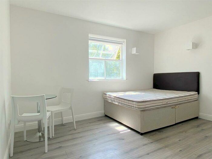 Studio To Rent In Howard Place - Modern Studio, BN1