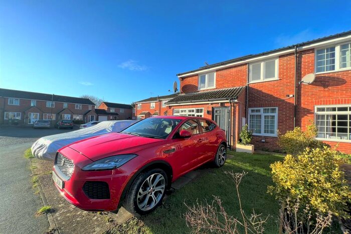 3 Bedroom Semi-Detached House To Rent In Fenhurst Close, Horsham, RH12
