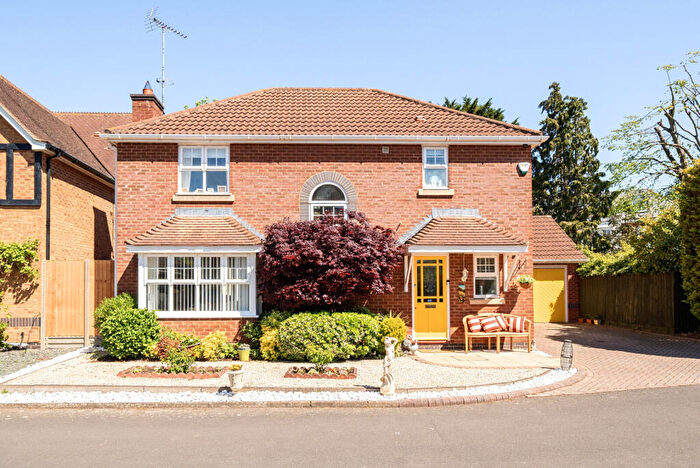4 Bedroom Detached House For Sale In St. Andrews Gardens, Cobham, KT11