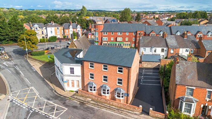 2 Bedroom Apartment For Sale In Causeway, Banbury, OX16