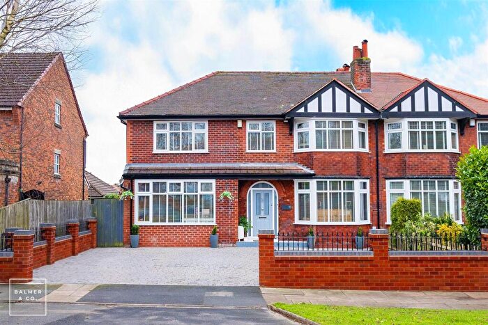 4 Bedroom Semi Detached House For Sale In Edge Fold Road, Worsley, M28