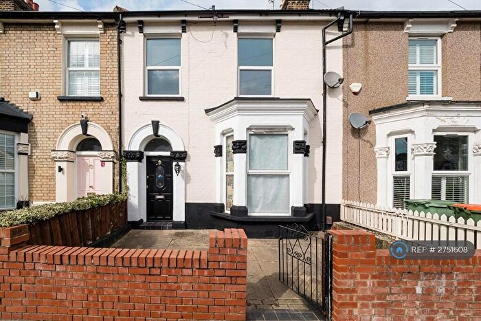5 Bedroom Terraced House To Rent In Carlyle Road, London, E12