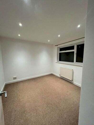 4 Bedroom Terraced House To Rent In The Street, Farnham, GU10