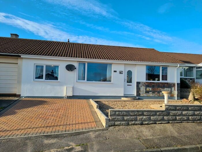 3 Bedroom Semi-Detached Bungalow For Sale In Tresithney Road, Redruth, TR16