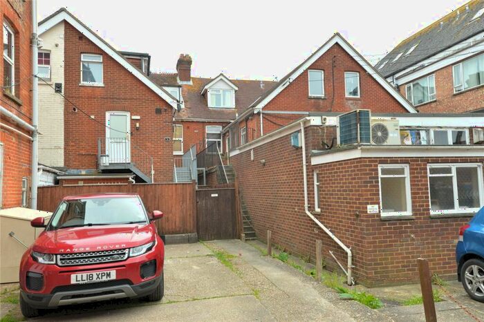2 Bedroom Apartment For Sale In Station Road, New Milton, Hampshire, BH25