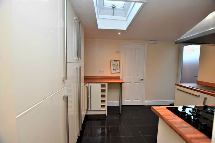 2 Bedroom Terraced House To Rent In Eden Road Beckenham, BR3