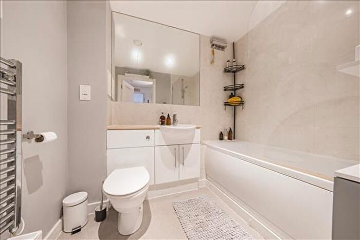 1 Bedroom Flat For Sale In Cork House, Wimbledon, SW19