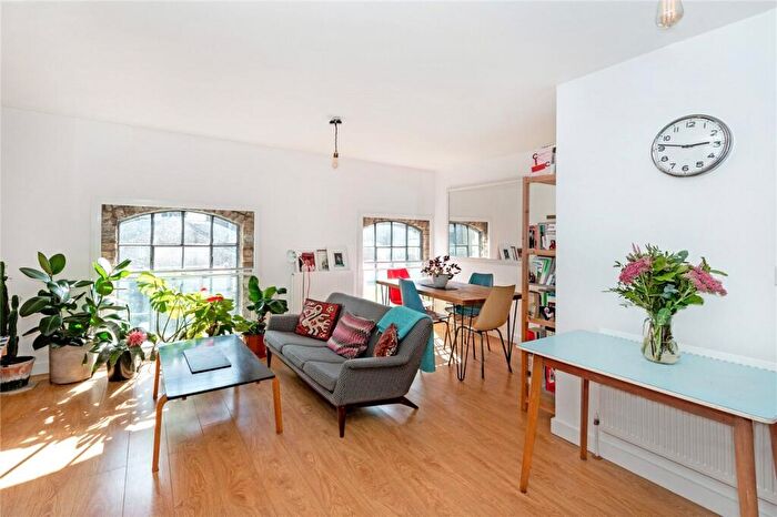 1 Bedroom Apartment To Rent In New Cross Road, London, SE14