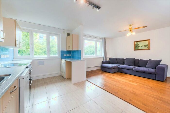 2 Bedroom Flat To Rent In Patrick Coman House, Skinner Street, Clerkenwell, London, EC1V