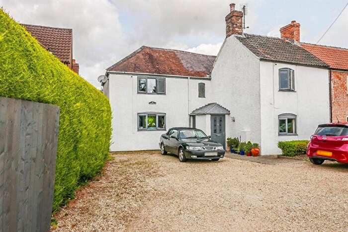 3 Bedroom End Of Terrace House For Sale In Westfield, Bristol Road, Cambridge, GL2