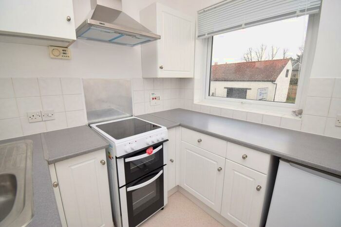 2 Bedroom Apartment To Rent In Bay Tree Court, Burnham, Bucks, SL1