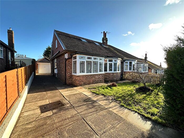 4 Bedroom Semi Detached House To Rent In High Moor Drive, Moortown, Leeds, LS17