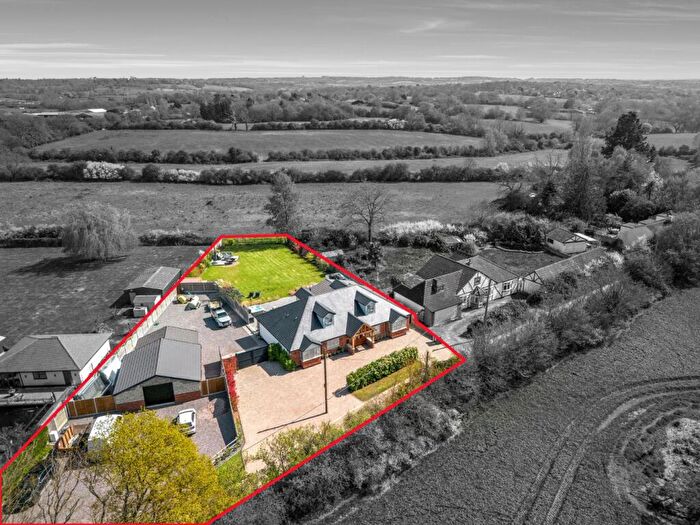 6 Bedroom Detached House For Sale In Romford, RM4