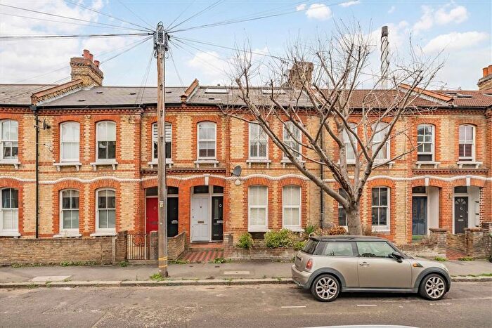 3 Bedroom Flat For Sale In Glenelg Road, Clapham, SW2