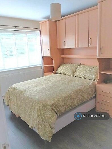 6 Bedroom Terraced House To Rent In Ford End, Woodford Green, IG8