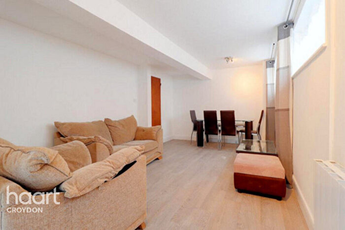 1 Bedroom Flat To Rent In Birdhurst Rise, South Croydon, CR2