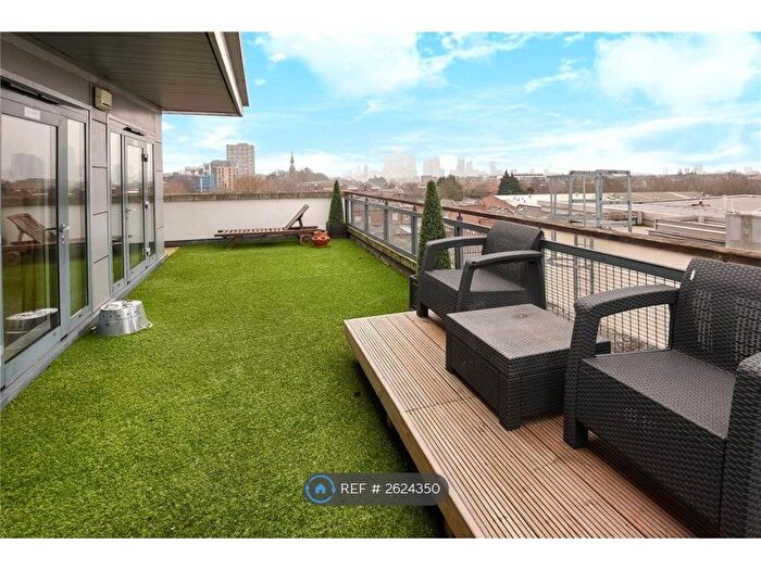 2 Bedroom Flat To Rent In Eluna Apartments, London, E1W