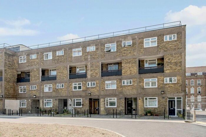 3 Bedroom Flat To Rent In Headlam Street, London, E1