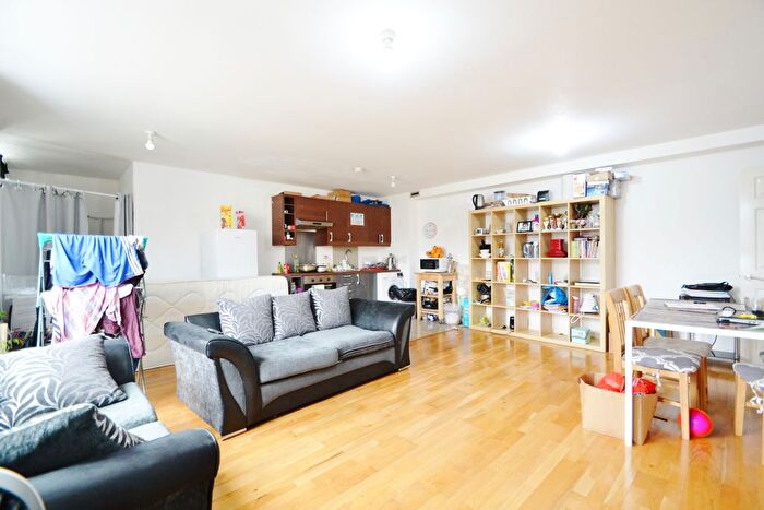 2 Bedroom Flat To Rent In Tyler Street, Greenwich, SE10