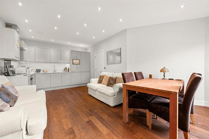 1 Bedroom Apartment For Sale In London Road, Bracknell, Berkshire, RG12