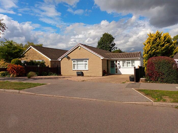 3 Bedroom Bungalow For Sale In Holme Drive, Sudbrooke, LN2