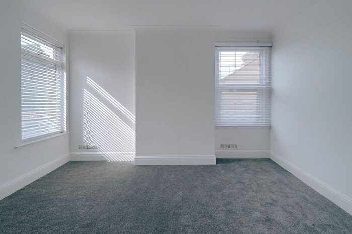 2 Bedroom Maisonette To Rent In Capel Road, Watford, WD19