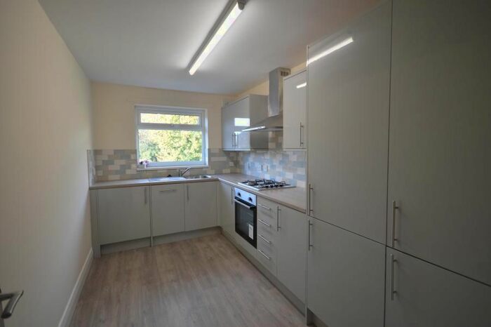 3 Bedroom Flat To Rent In Raley Street, Barnsley S70
