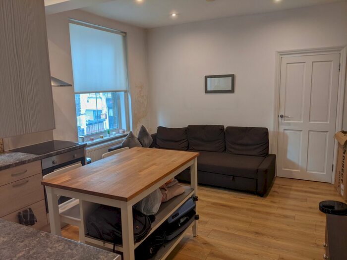 1 Bedroom Flat To Rent In Kenway Road, Earl's Court, SW5