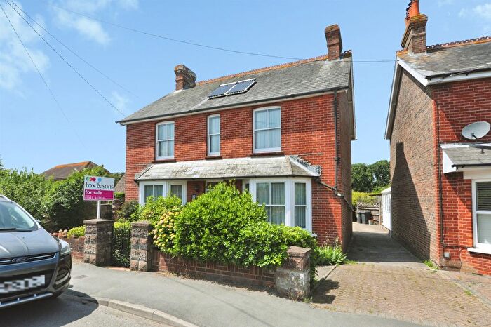 3 Bedroom Detached House For Sale In Battle Road, Hailsham, BN27