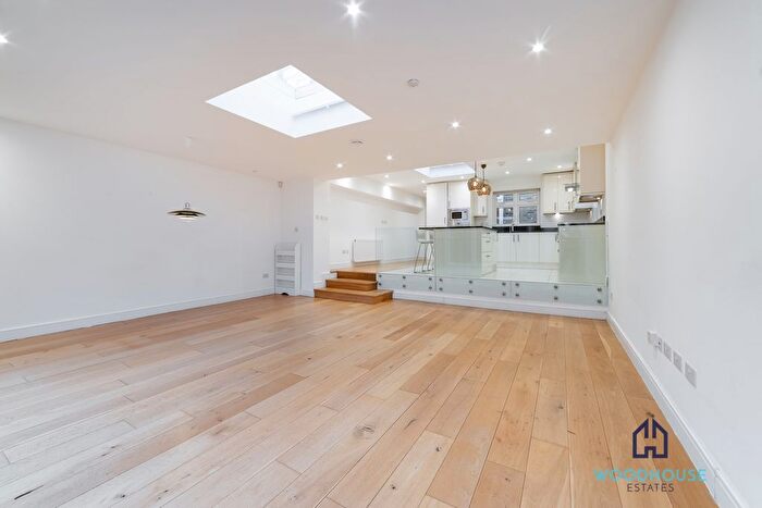 3 Bedroom Flat To Rent In Arkwright Road, London, NW3