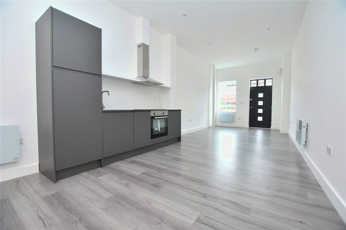 Studio To Rent In Portland Road, London, SE25