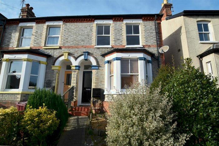 3 Bedroom Semi-Detached House To Rent In Hemdean Rise, Caversham, Reading, RG4