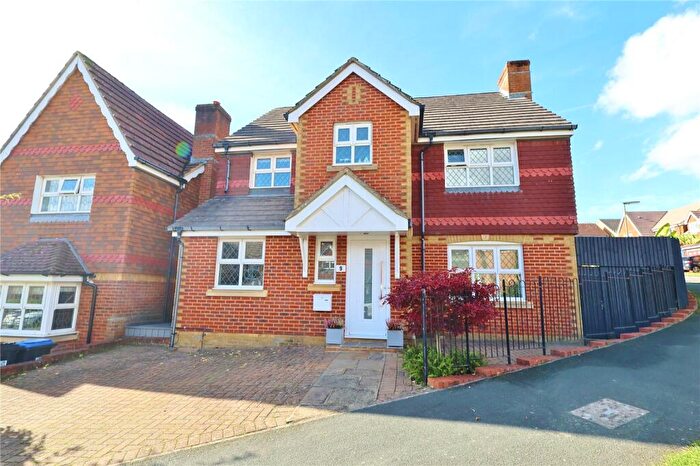 4 Bedroom Detached House To Rent In Strathcona Gardens, Knaphill, Woking, Surrey, GU21